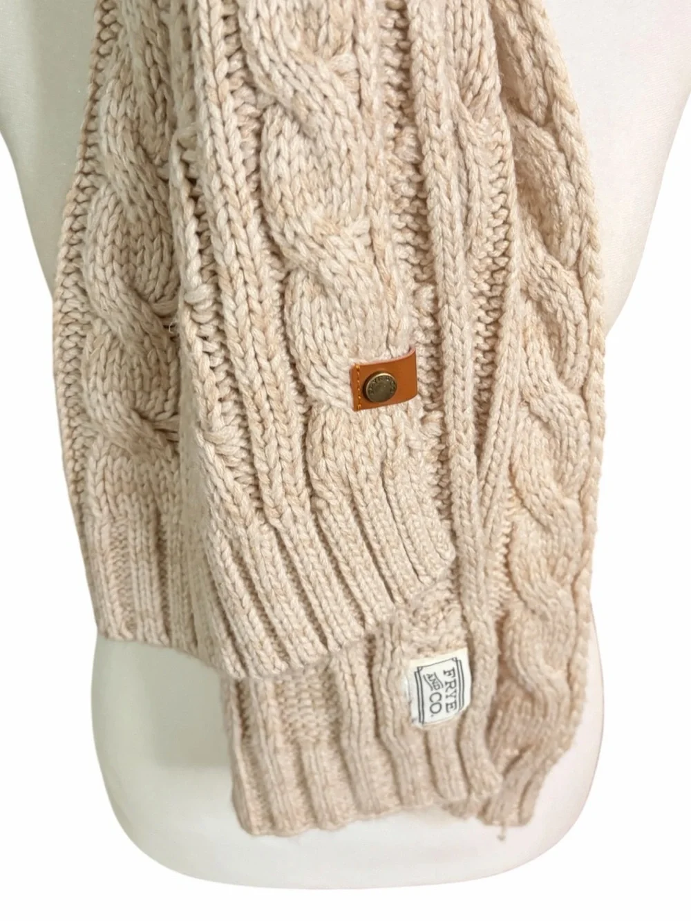 FRYE AND CO. Cream Cable Knit Scarf
